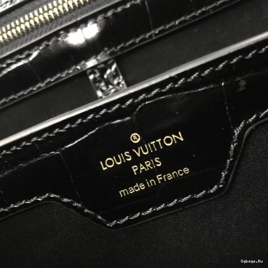 LOUIS CAPUCINES BB VUITTON 0326